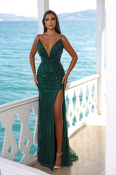 Sexy Long Dark Green Spaghetti Straps V-neck Sleeveless Prom Dresses With Glitter